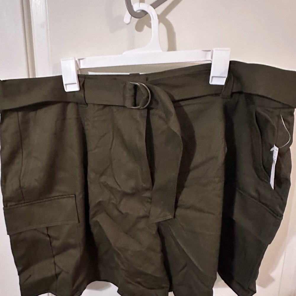 Old Navy Olive Green shorts with Belt